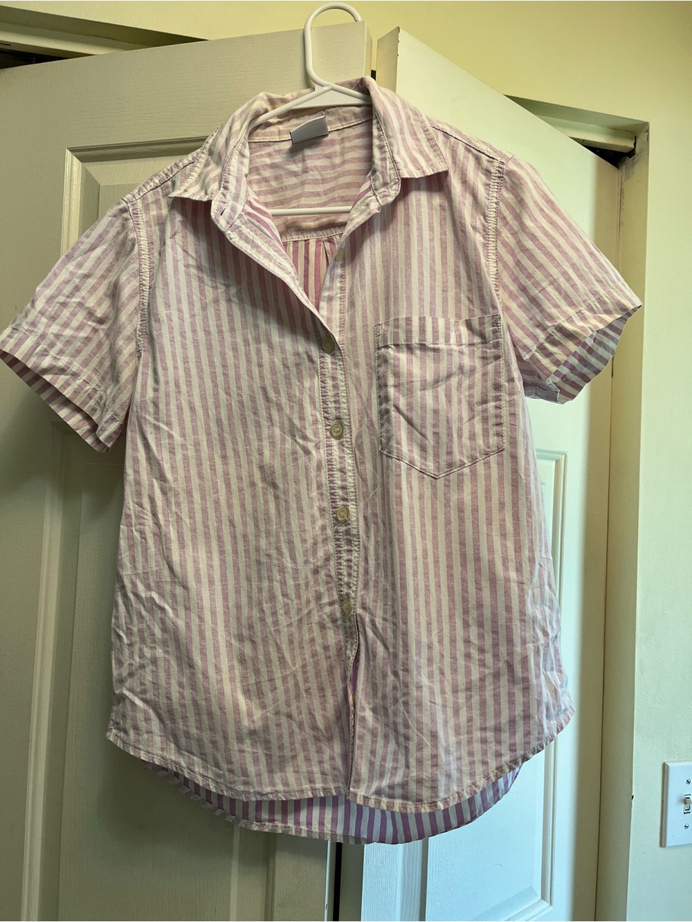 BDG pink and White Striped Short-Sleeve Button-Down Shirt